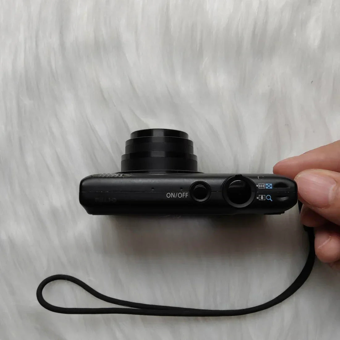 Canon IXUS 220 HS / ELPH 300 HS Digital Camera - Boxed & Black