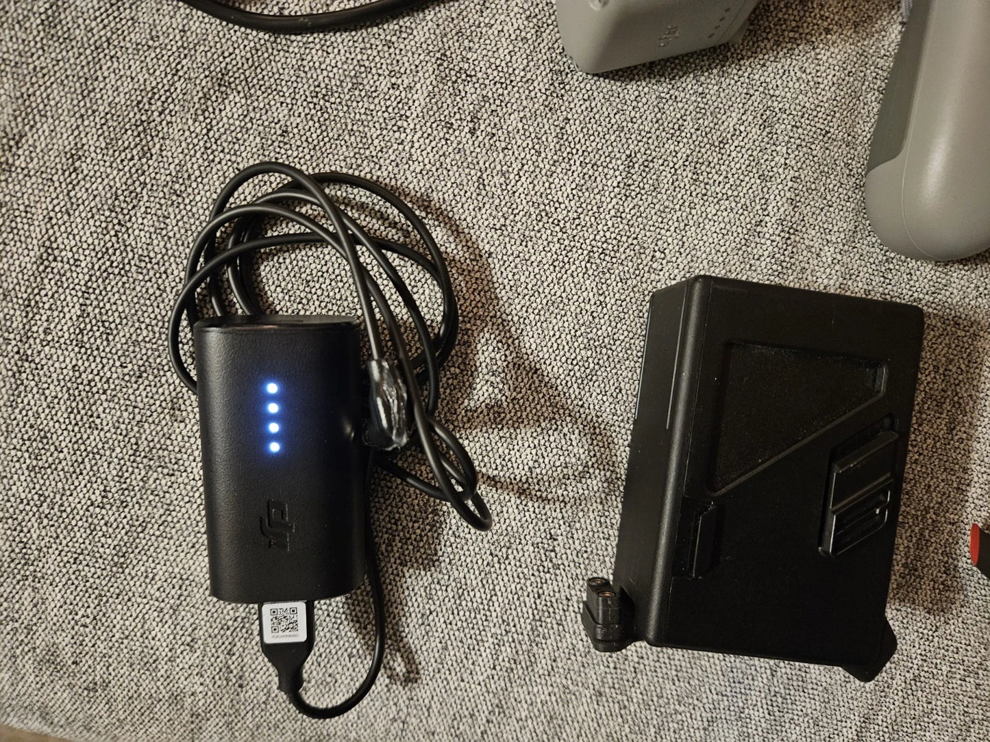 DJI FPV Camera Drone Full Kit (Motion Contoller, DJI FPV Remote Controller 2)