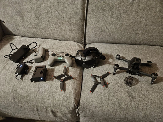 DJI FPV Camera Drone Full Kit (Motion Contoller, DJI FPV Remote Controller 2)