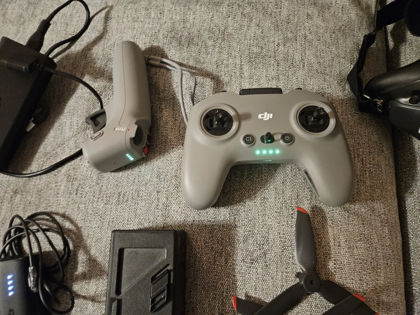 DJI FPV Camera Drone Full Kit (Motion Contoller, DJI FPV Remote Controller 2)