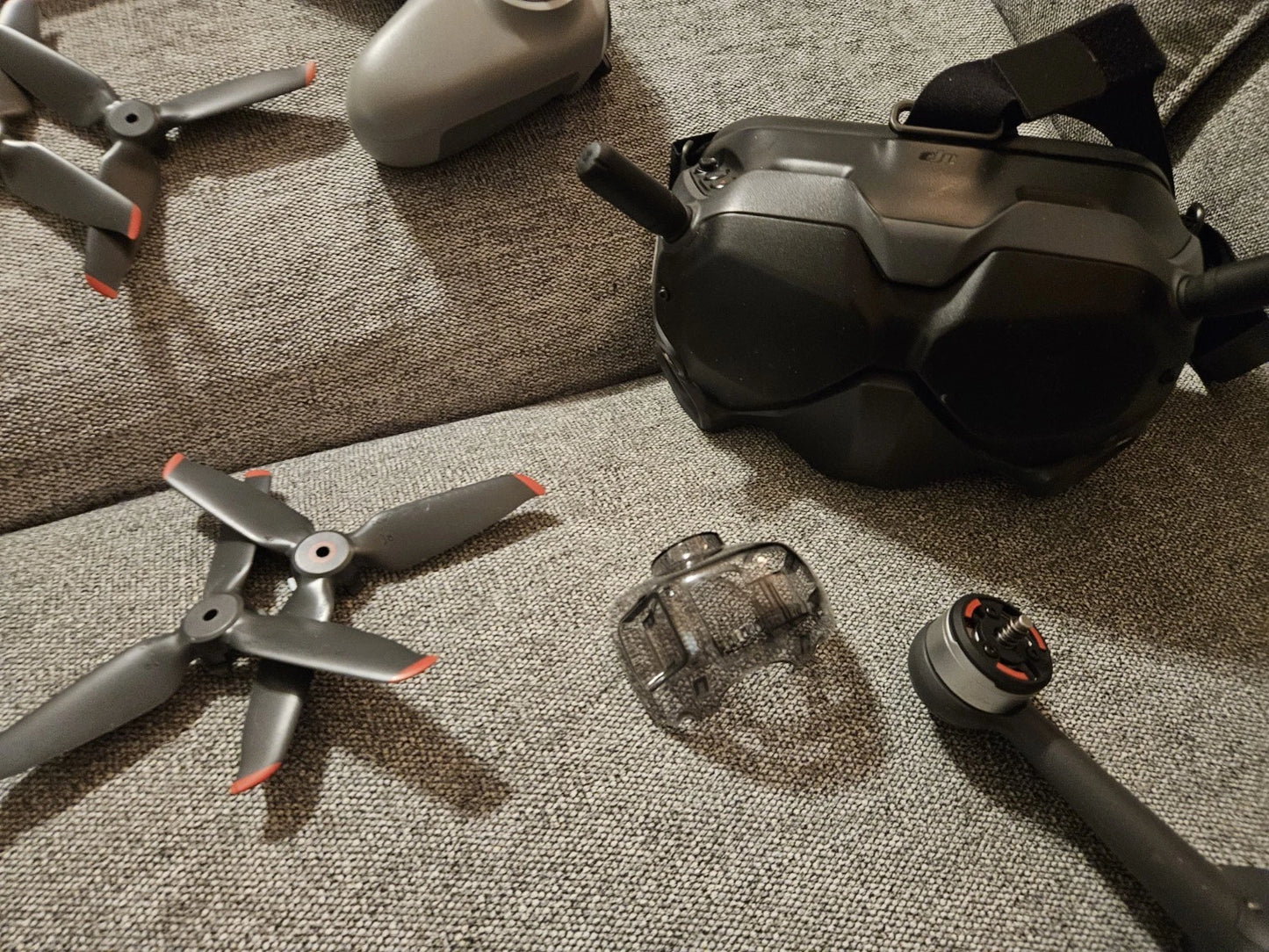 DJI FPV Camera Drone Full Kit (Motion Contoller, DJI FPV Remote Controller 2)